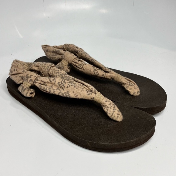 Sanuk sling print sandals tan brown size 7 - Picture 2 of 8